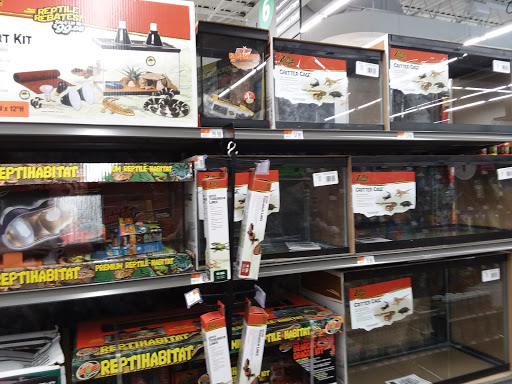 Pet Supply Store «Pet Supplies Plus», reviews and photos, 13360 W 87th St Pkwy, Lenexa, KS 66215, USA