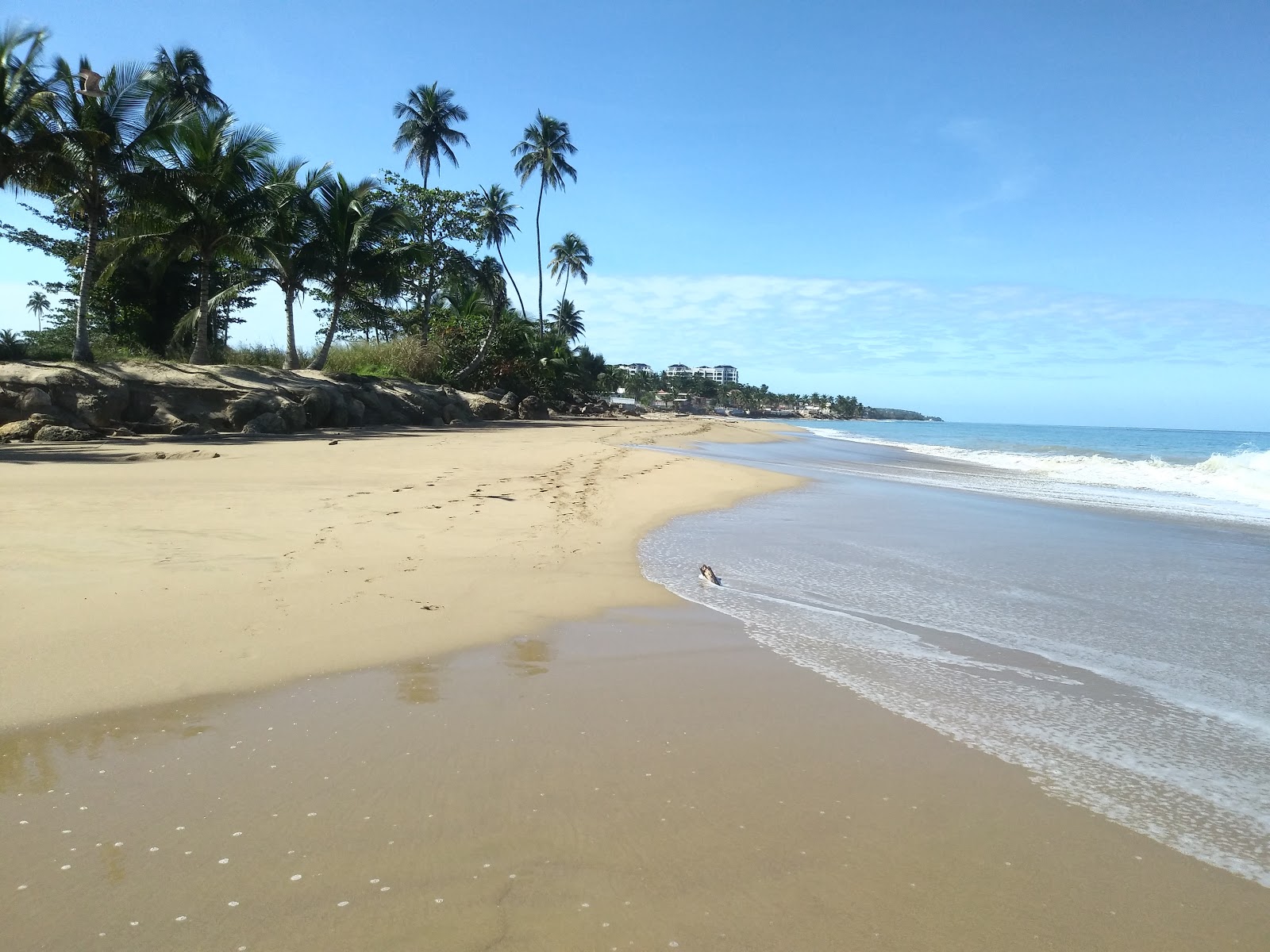Foto di Pico de Piedra beach con una superficie del sabbia luminosa