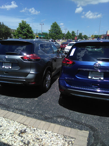 Nissan Dealer «John Amato Nissan», reviews and photos, 5200 N Port Washington Rd, Glendale, WI 53217, USA