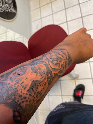 Tattoo Shop «J & M Body Gallery», reviews and photos, 132 Pipestone St, Benton Harbor, MI 49022, USA