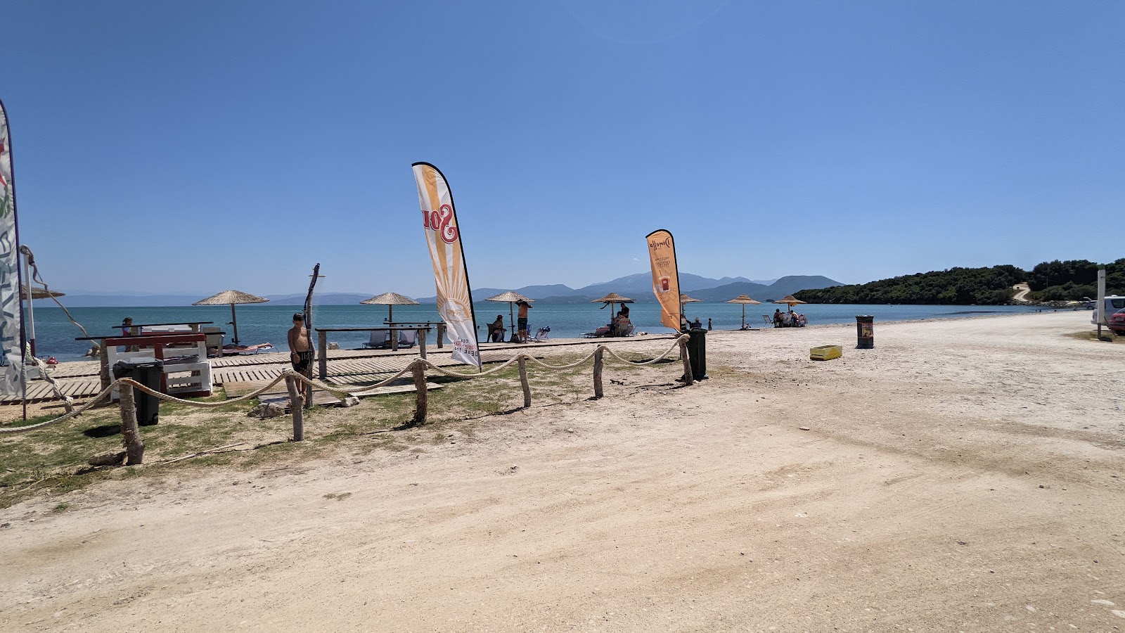 Fraxtis Beach'in fotoğrafı - rahatlamayı sevenler arasında popüler bir yer