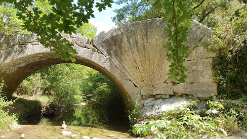 Pont à coquille de Bonnieux à Bonnieux