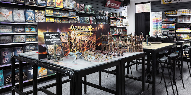 Warhammer - Cell phone store