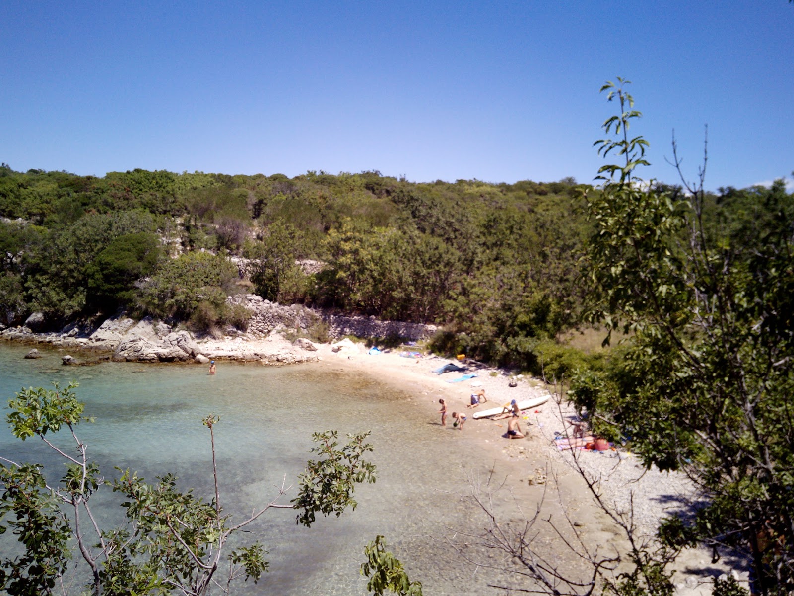 Foto von Brnestre beach mit kleine bucht