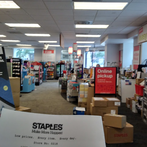 Office Supply Store «Staples», reviews and photos, 1250 H St NW #100, Washington, DC 20005, USA