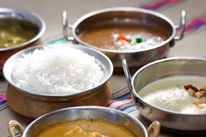 Rajnees - קייטרינג הודי צמחוני וטבעוני, סדנאות בישול וארוחות שף image
