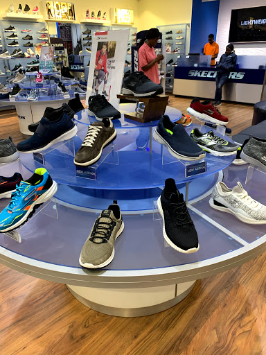 Shoe Store «SKECHERS Factory Outlet», reviews and photos, 2663 Gulf to Bay Blvd #910, Clearwater, FL 33759, USA