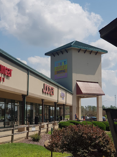 Outlet Mall «The Outlet Shoppes At Fremont», reviews and photos, 6245 N Old 27, Fremont, IN 46737, USA