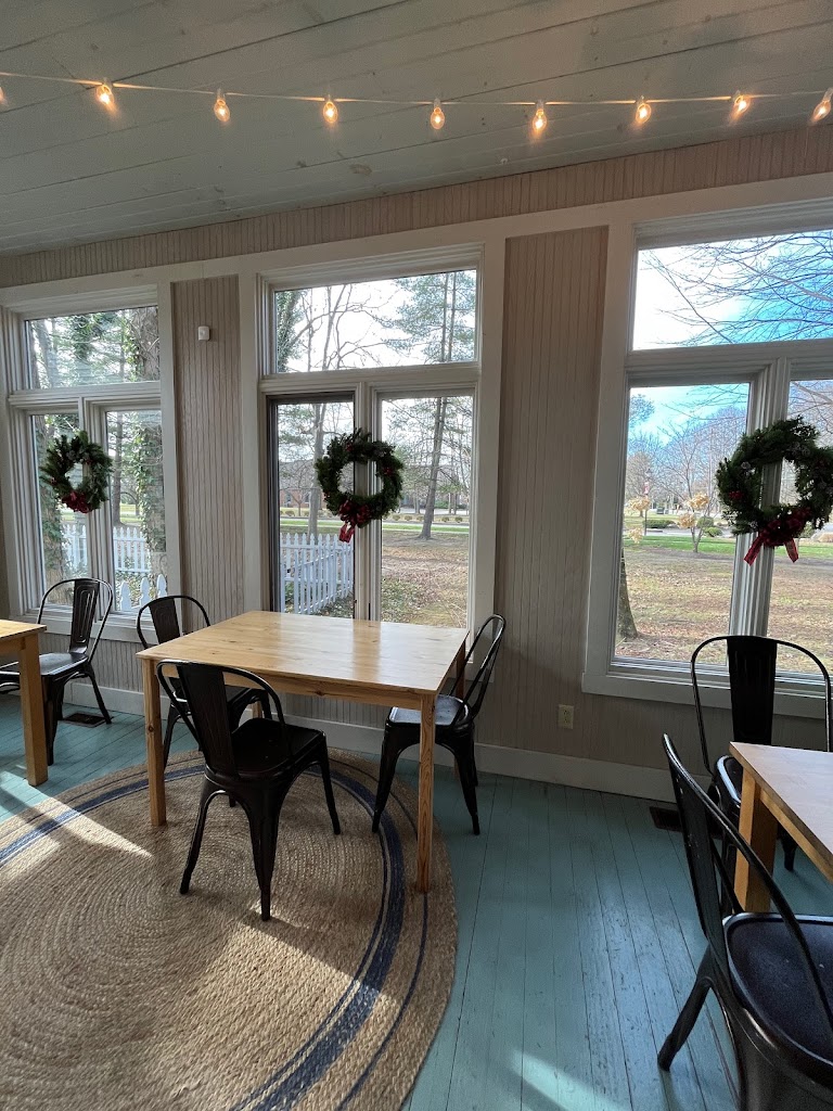 Maggie & Moe's at The Sycamore Farmhouse 47803