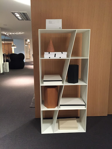 Custom-made shelves Milan