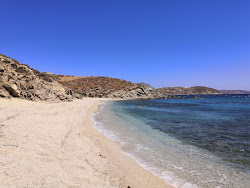 Photo de Karapetis Beach avec un rivage spacieux