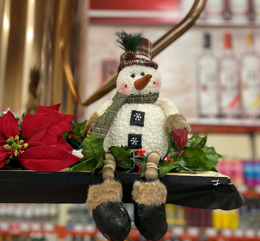 Liquor Store «Whitehouse Liquor & Wine», reviews and photos, 650 Hylan Dr, Rochester, NY 14623, USA