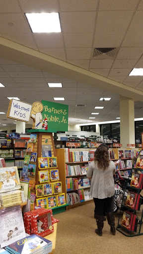 Book Store «Barnes & Noble», reviews and photos, 2134 NJ-35, Holmdel, NJ 07733, USA