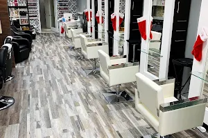 Leonardo Trigueros Salon & Spa image