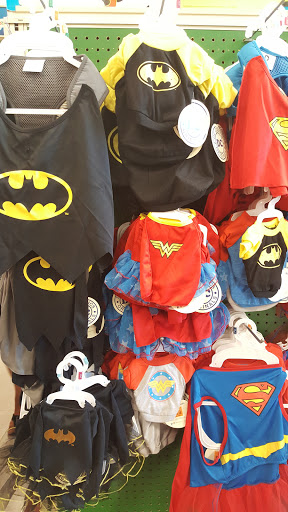 Pet Supply Store «PetSmart», reviews and photos, 4240 S Mooney Blvd, Visalia, CA 93277, USA