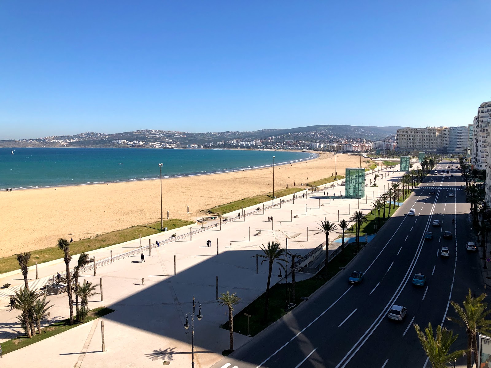 Fotografie cu Plaja Tangier cu nivelul de curățenie in medie