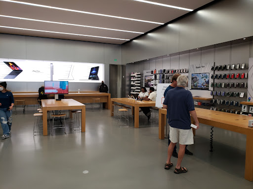 Computer Store «Apple Manhattan Village», reviews and photos, 3200 N Sepulveda Blvd, Manhattan Beach, CA 90266, USA