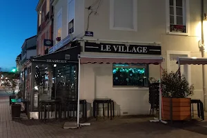Le Village image