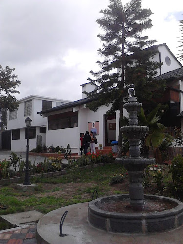 Carlos Mantilla, Quito 170206, Ecuador