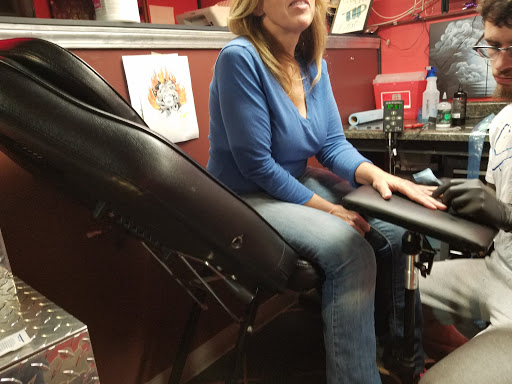 Tattoo Shop «Quality Ink -Tattoo and Piercing Studio», reviews and photos, 3604 Fort Crook Rd S, Bellevue, NE 68123, USA