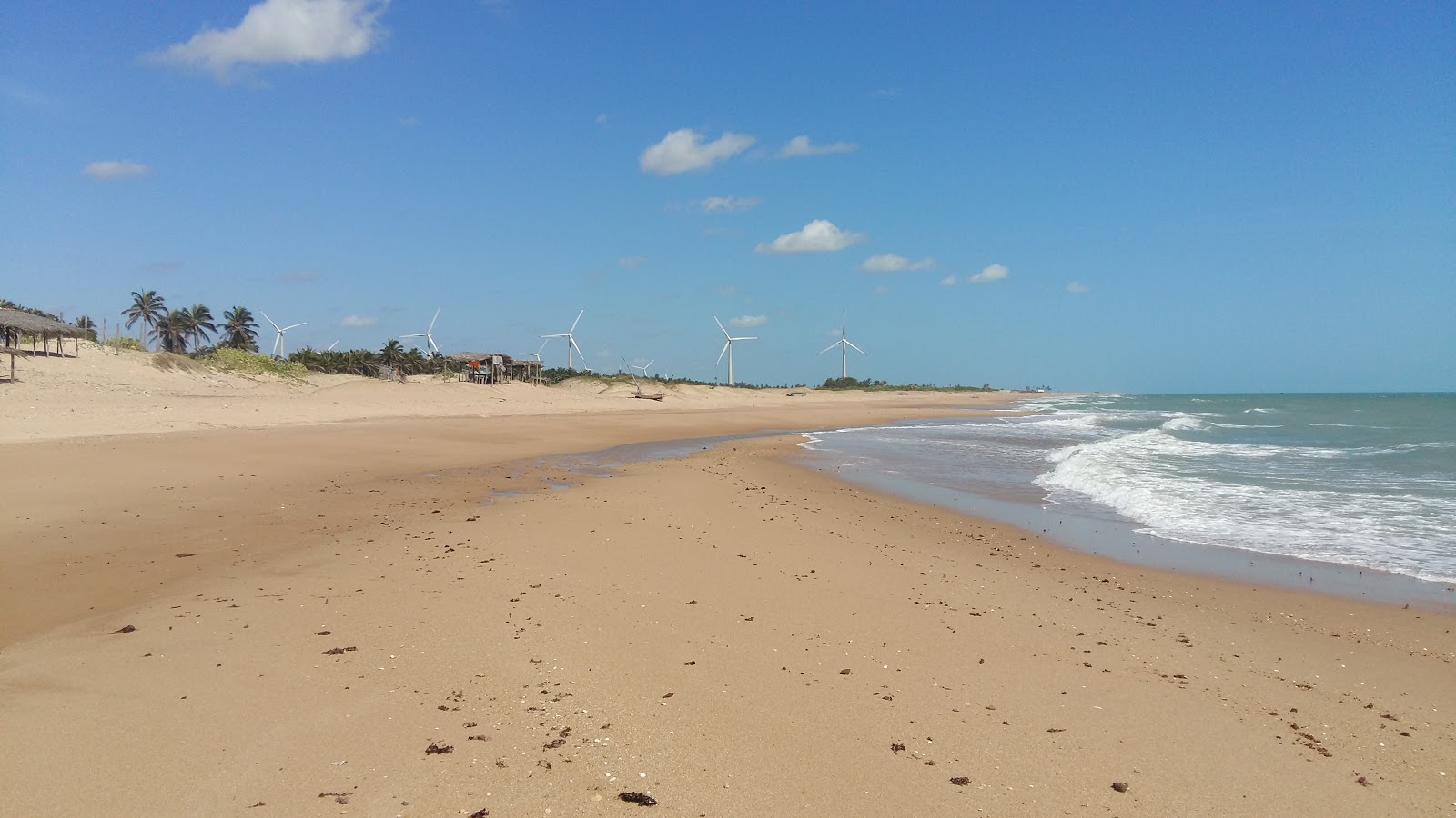 Φωτογραφία του Praia de Almofala με καθαρό νερό επιφάνεια