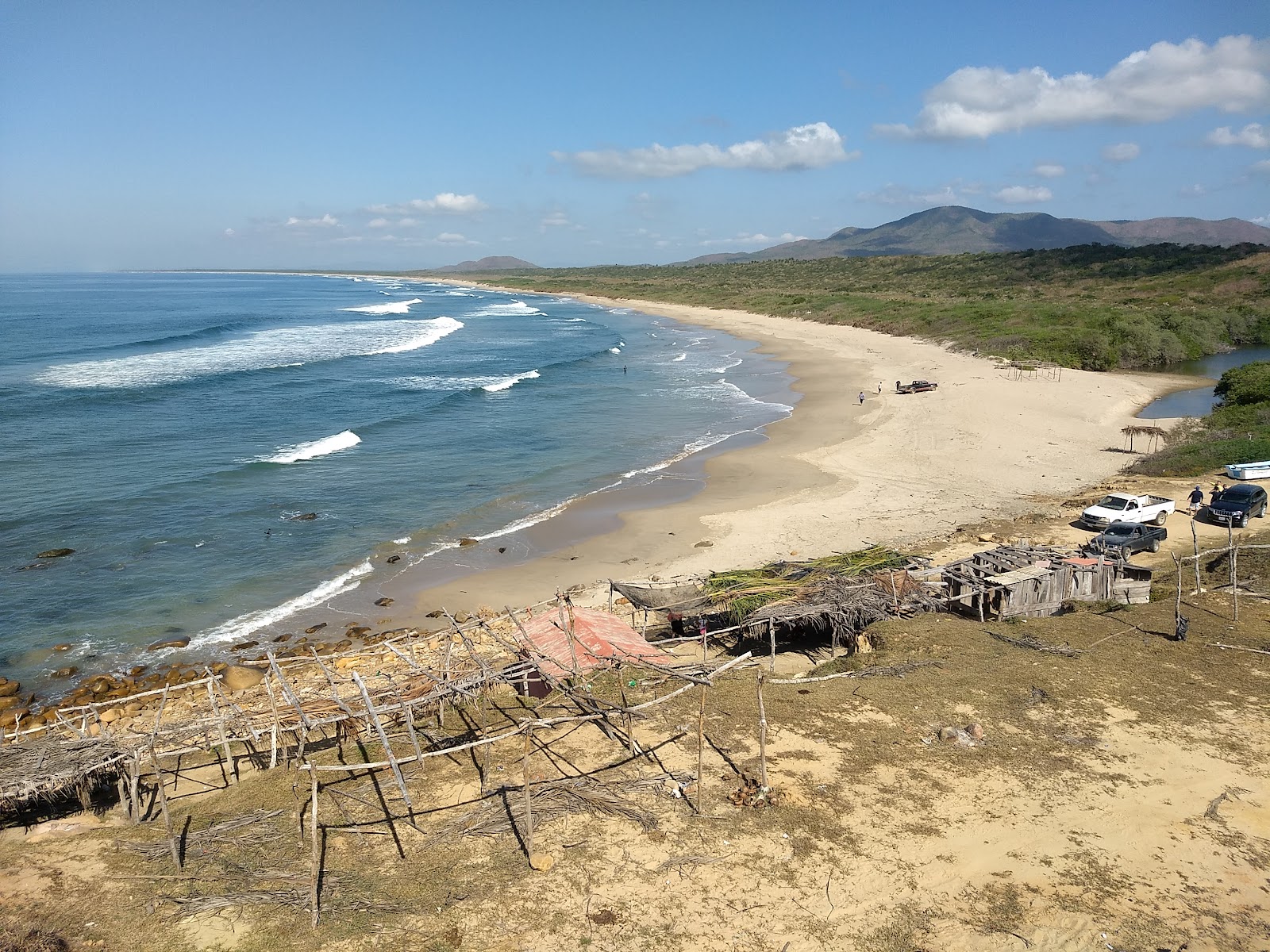 Φωτογραφία του Penitas beach με μπεζ άμμος επιφάνεια