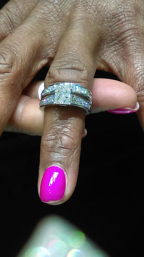 Jewelry Store «Helzberg Diamonds», reviews and photos, 1101 Melbourne Rd Suite 3055, Hurst, TX 76053, USA