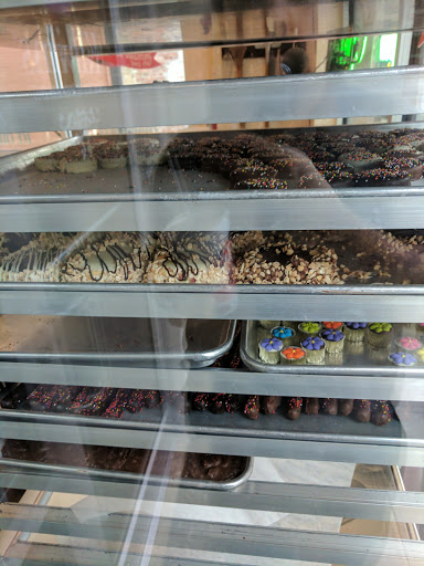 Chocolate Shop «Kilwins Little Rock», reviews and photos, 415 President Clinton Ave, Little Rock, AR 72201, USA