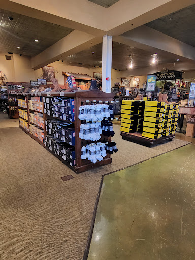 Sporting Goods Store «Bass Pro Shops», reviews and photos, 10040 Gulf Center Dr, Fort Myers, FL 33913, USA