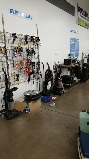 Thrift Store «7th & Bell Goodwill Retail Store & Donation Center», reviews and photos, 17037 N 7th Ave, Phoenix, AZ 85023, USA