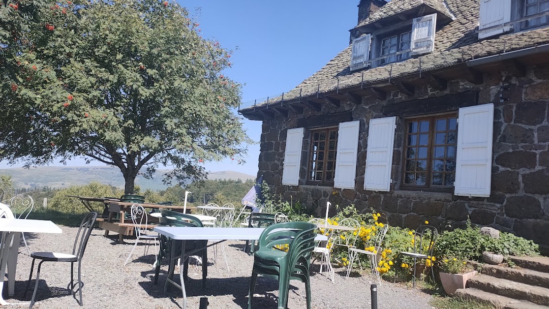 Auberge du Col de Legal à Saint-Projet-de-Salers (Cantal 15)