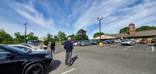 Shopping Mall «Village Square Shopping Center», reviews and photos, 1262 W Boston Post Rd, Larchmont, NY 10538, USA