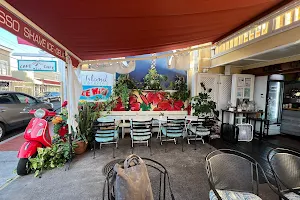 Cafe Cafe Maui image