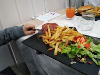 Hamburger du Restaurant français Restaurant Izard Café Central (ICC) à Saint-Lary-Soulan - n°6