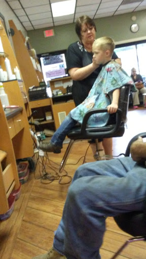 Hair Salon «Fantastic Sams Cut & Color», reviews and photos, 5020 Mission Square Ln Ste 9, Zephyrhills, FL 33542, USA