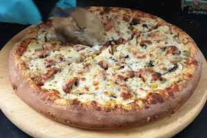 Johnny's pizza image