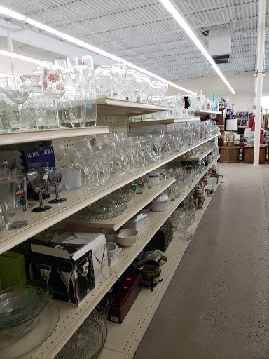 Thrift Store «St. Vincent de Paul Thrift Store», reviews and photos, 28720 Stephenson Hwy, Madison Heights, MI 48071, USA
