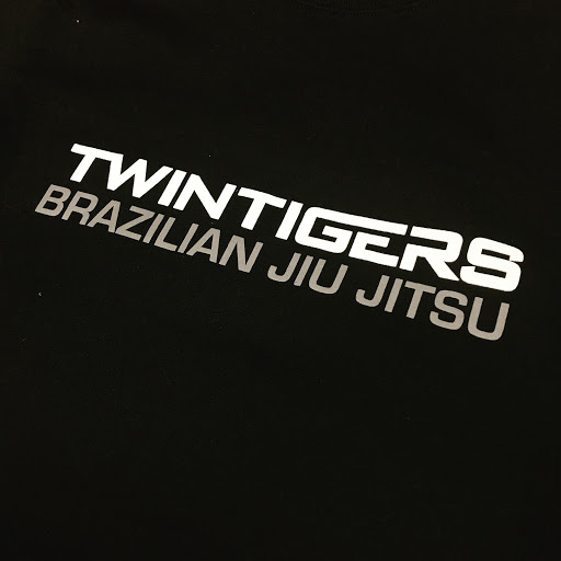 Sign Shop «Hue Graphics & Apparel, LLC», reviews and photos, 1365 4 Th Ave, Auburn, GA 30011, USA