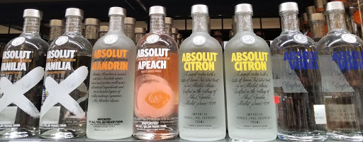 Liquor Store «Gold Crown Liquors Store», reviews and photos, 3425 N Clark St, Chicago, IL 60657, USA