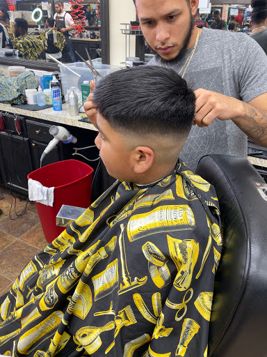 Barber Shop «Dominican Barbershop», reviews and photos, 4930 Lafayette Rd, Indianapolis, IN 46254, USA