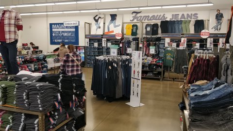 Clothing Store «Old Navy», reviews and photos, 1640 Douglas Rd, Oswego, IL 60543, USA