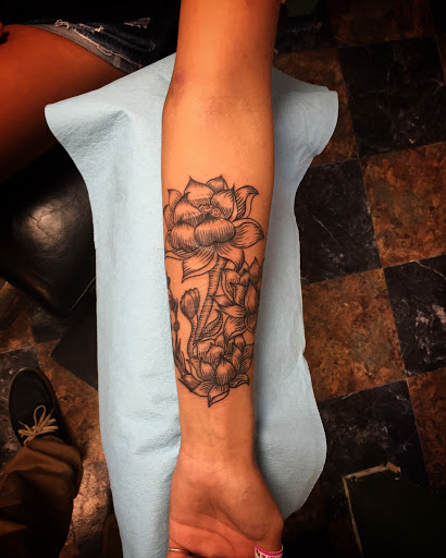 Tattoo Shop «Black Eagle Tattoo», reviews and photos, 5044 S Yakima Ave A, Tacoma, WA 98408, USA