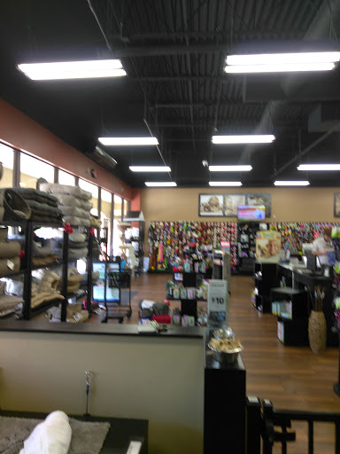 Pet Valu, 16675 Chagrin Blvd, Shaker Heights, OH 44120, USA, 