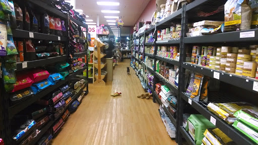 Pet Supply Store «Munchies Natural Pet Foods», reviews and photos, 2896 W Bay Dr, Belleair Bluffs, FL 33770, USA