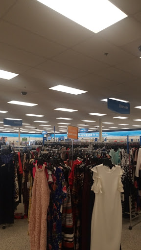 Clothing Store «Ross Dress for Less», reviews and photos, 1241 Point Mallard Pkwy, Decatur, AL 35601, USA