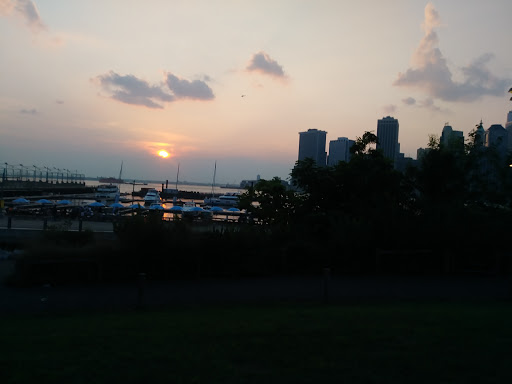 Wine Store «Waterfront Wines & Spirits», reviews and photos, 360 Furman St, Brooklyn, NY 11201, USA