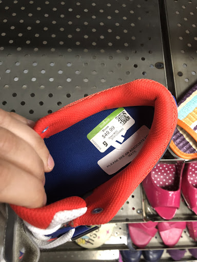 Thrift Store «Gilbert & University Goodwill Retail Store & Donation Center», reviews and photos, 1900 E University Dr, Mesa, AZ 85203, USA