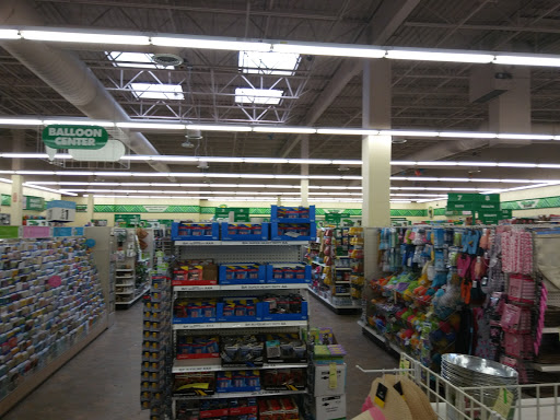 Dollar Store «Dollar Tree», reviews and photos, 1609 Golden Gate Plaza, Mayfield Heights, OH 44124, USA