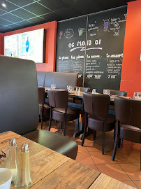 Atmosphère du Restaurant La Pizza à Vals-près-le-Puy - n°2