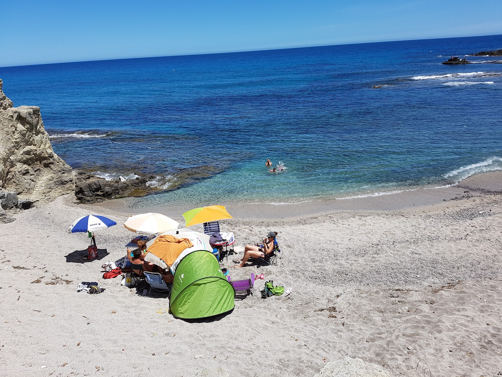 Foto de La isleta beach con micro cala